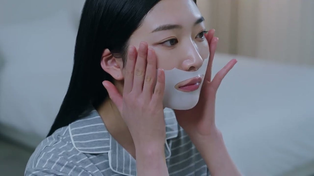 Korean collagen mask worn overnight: a hydrogel mask smoothed onto the face in pajamas before bed