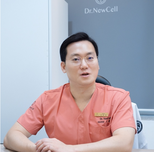 Dr. Shin Yong-bae of Dr. Newcell Clinic Presents Brightening Skin Booster Treatment at KALDAT Conference