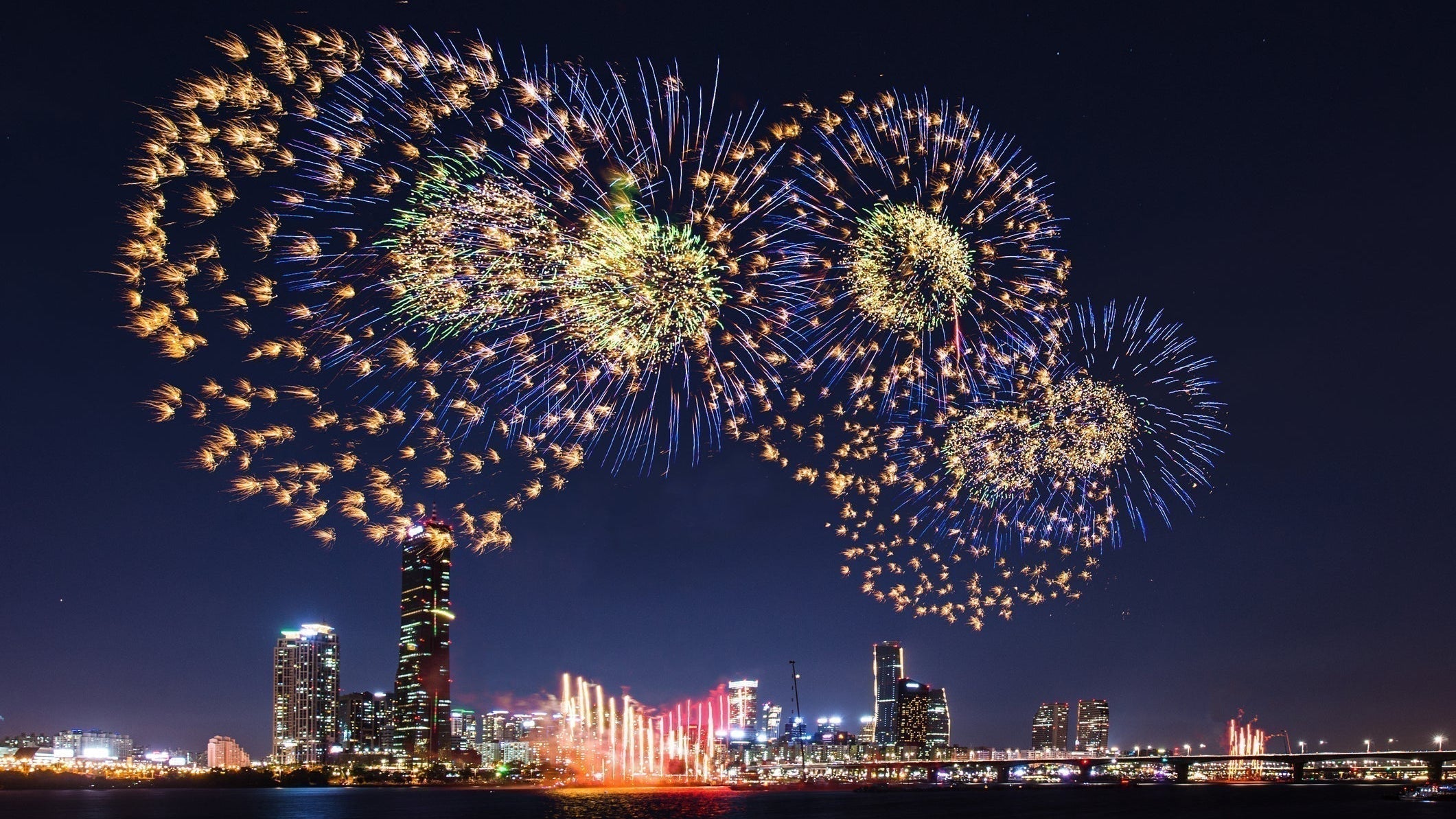 Seoul Fireworks Festival: Best Viewing Spots, Hotel Stays & Booking Tips