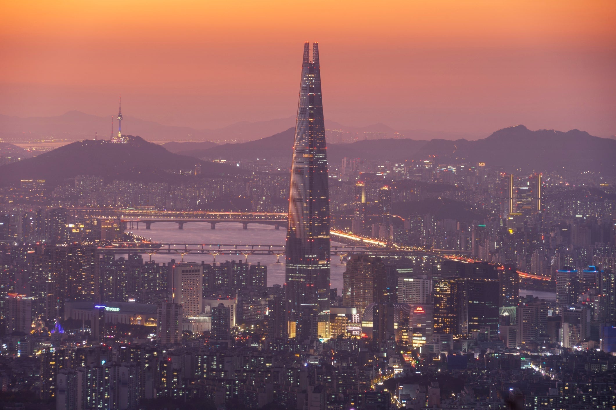 Lotte World Tower Guide: Seoul Sky, Sky Bridge, and Jamsil